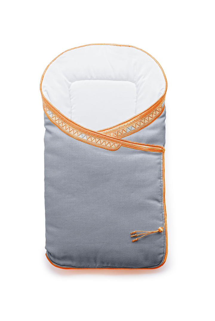 BISHT-STYLE BABY NEST (0 - 12 Months)