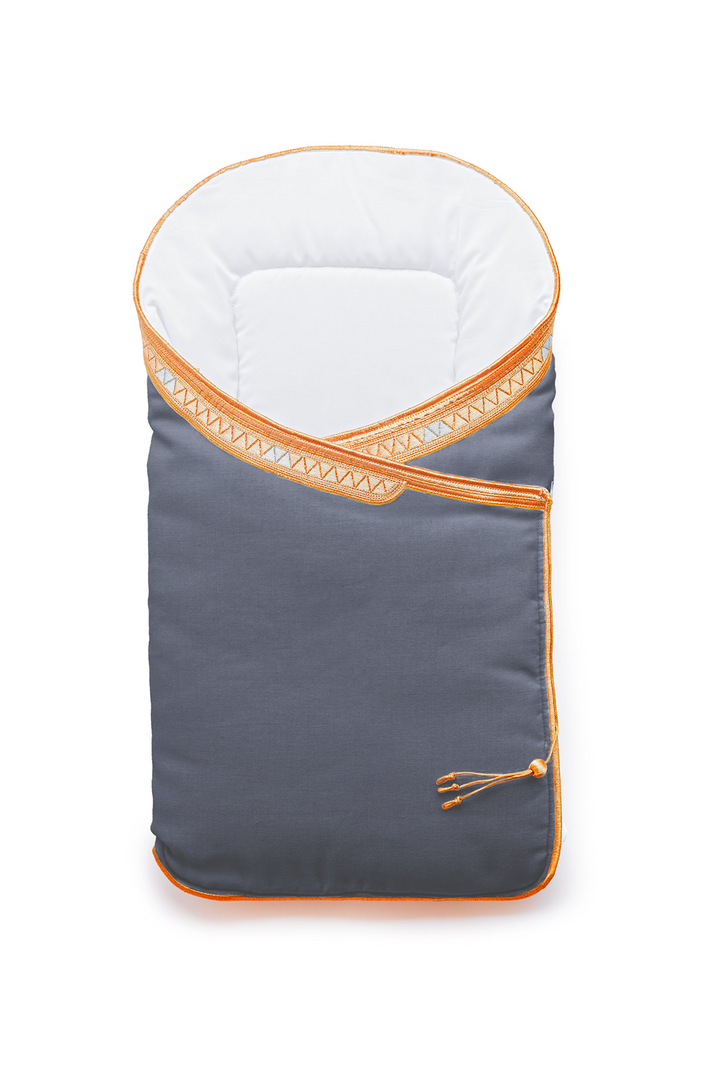 BISHT-STYLE BABY NEST (0 - 12 Months)