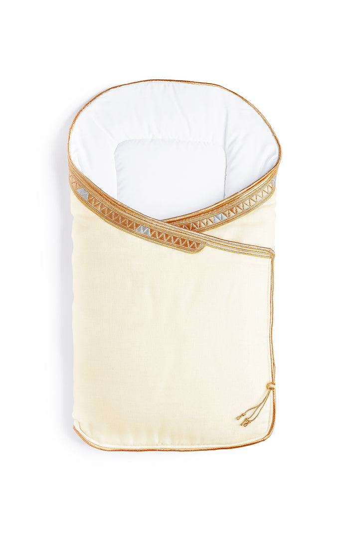 BISHT-STYLE BABY NEST (0 - 12 Months)